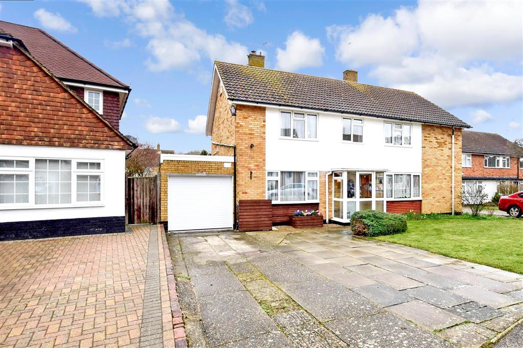 Elmshurst Gardens, Tonbridge, Kent 3 bed semidetached house £475,000