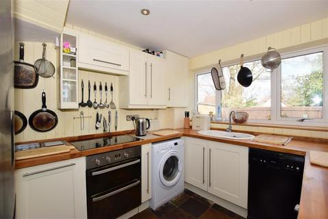 16 Biddenden Close, Bearsted, Maidstone, ME15 8JP