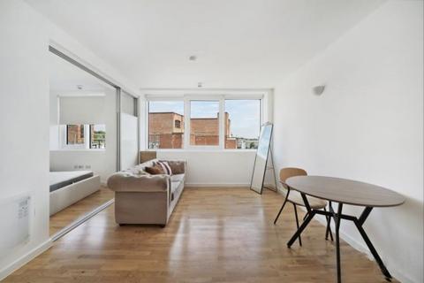 1 bedroom flat to rent, Whittington House, London, N19
