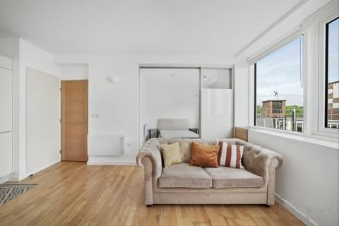 1 bedroom flat to rent, Whittington House, London, N19