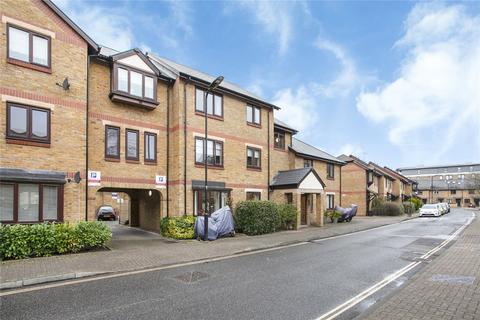 27 Riverside Close, London, E5 9SP