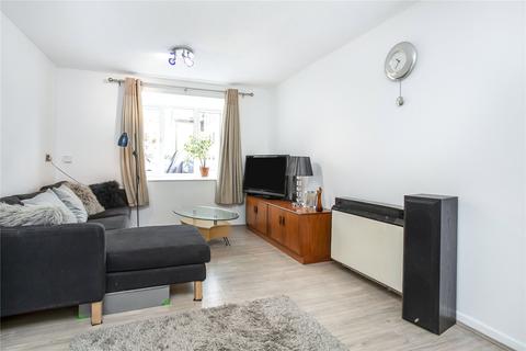 27 Riverside Close, London, E5 9SP