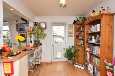 19 Brines Orchard, Templecombe, BA8 0JL