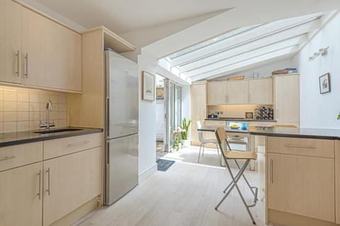 24 Merton Avenue, London, W4 1TA