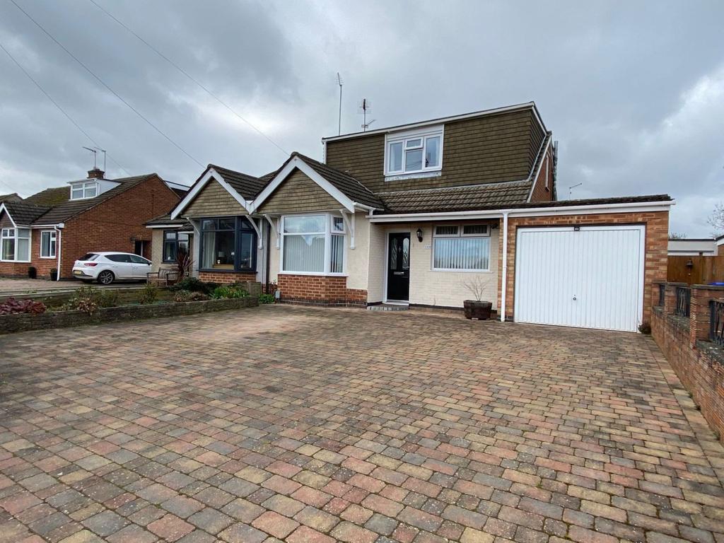Park Lane, Duston, Northampton NN5 6PZ 3 bed semidetached house £285,000