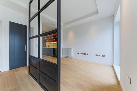 Studio to rent, Java House, 15 Botanic Square, London City Island, E14