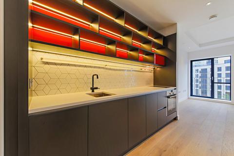 Studio to rent, Java House, 15 Botanic Square, London City Island, E14