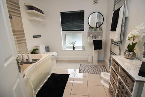 60 Constitution Hill, Snodland, ME6 5DH