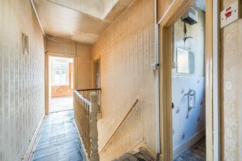 122 Eswyn Road, London, SW17 8TN