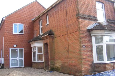 2 bedroom apartment to rent, Bullar Road, Bitterne Park, Southampton, SO18