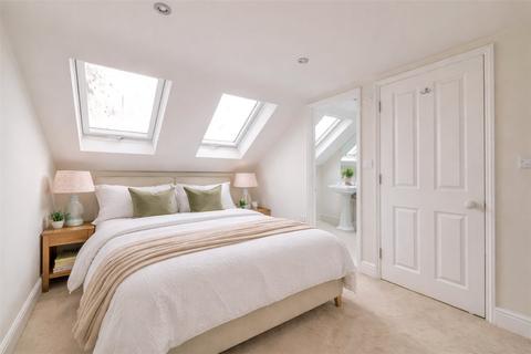undefined, Orbain Road, London, SW6