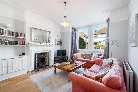 25 Nemoure Road, London, W3 6NZ