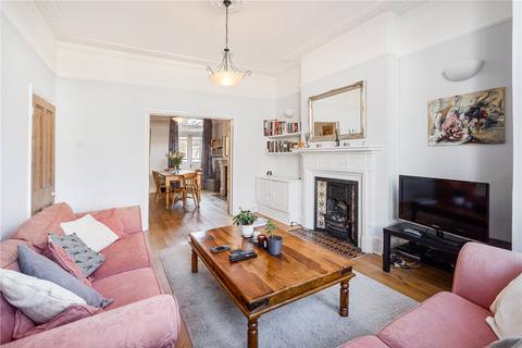 25 Nemoure Road, London, W3 6NZ