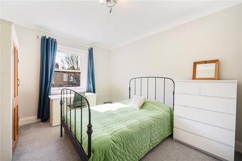 25 Nemoure Road, London, W3 6NZ