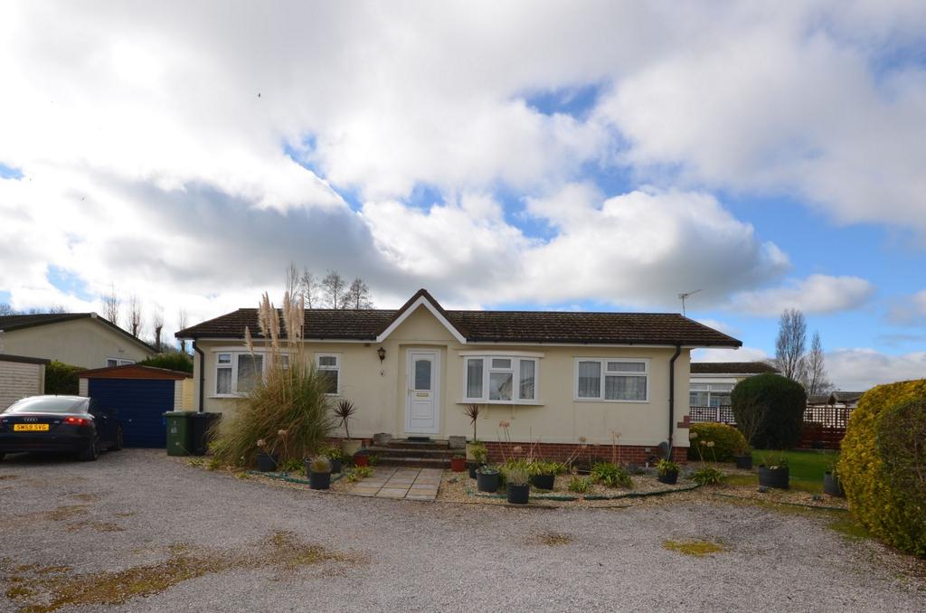 Bracken Way, Dawlish Warren, EX7 2 bed bungalow £170,000