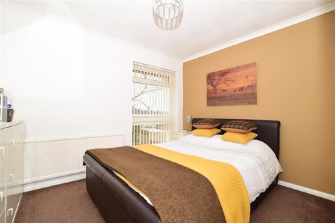 10 Harris Close, Northfleet, Gravesend, DA11 8PY