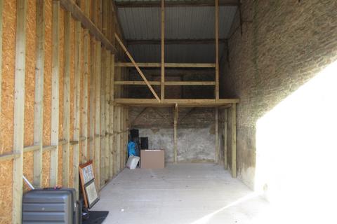Storage to rent, Between CIRENCESTER and FAIRFORD