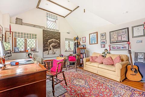 Trelayne Chalk Road, Ifold, Billingshurst, RH14 0UD