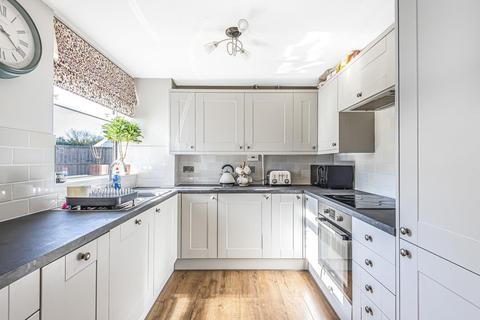 50 Birch Road, Godalming, GU7 3NU