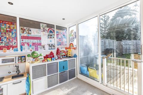 50 Birch Road, Godalming, GU7 3NU