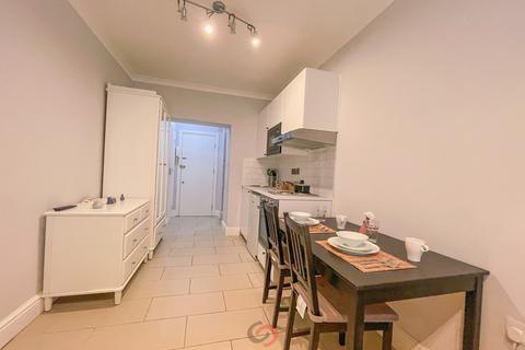 Studio to rent, Linden Gardens, Notting Hill Gate, London, London  W2