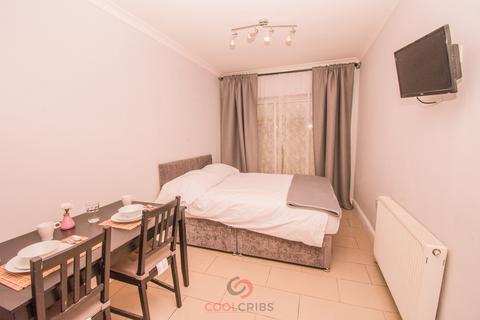 Studio to rent, Linden Gardens, Notting Hill Gate, London, London  W2