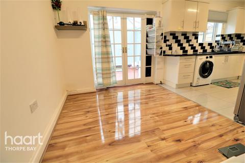 114 Blyth Avenue, Shoeburyness, Southend-on-sea, SS3 9NL