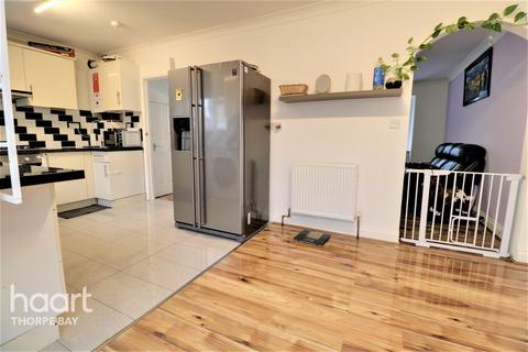 114 Blyth Avenue, Shoeburyness, Southend-on-sea, SS3 9NL
