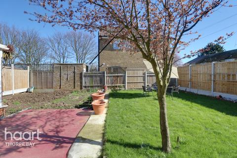 114 Blyth Avenue, Shoeburyness, Southend-on-sea, SS3 9NL