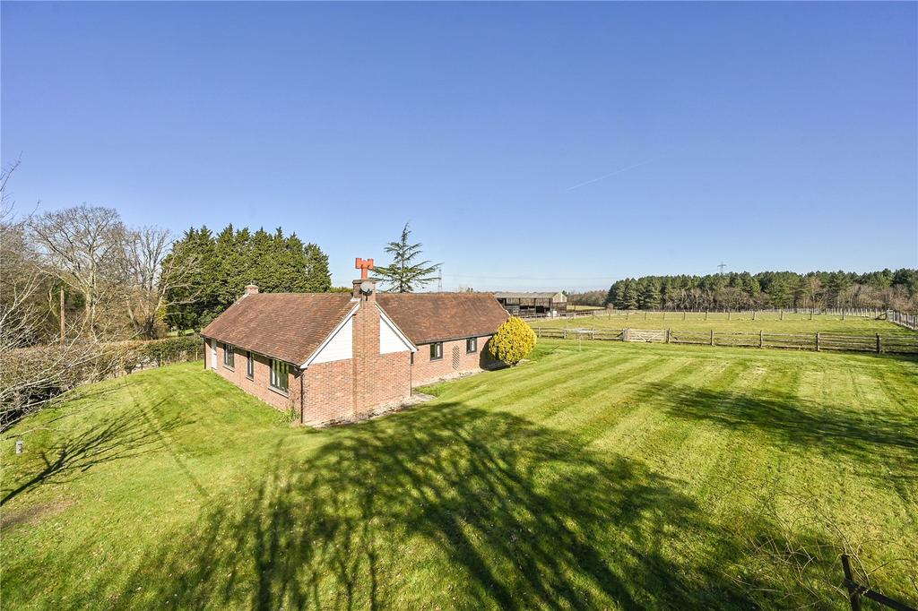 Willow Farm, Moores Lane, Beckley, East Sussex, TN31 4 bed bungalow £