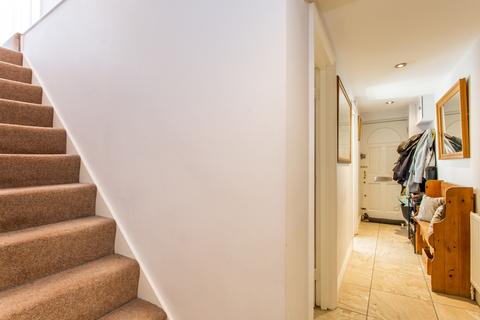 425c Mile End Road, London, E3 4PB