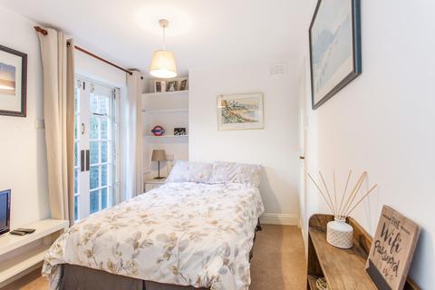425c Mile End Road, London, E3 4PB