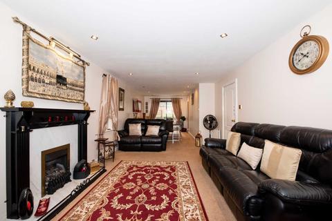 30 Broadstone Close, Prestwich, Manchester, M25 9QA