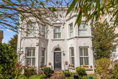 86 Coolinge Road, Folkestone, CT20 1EP