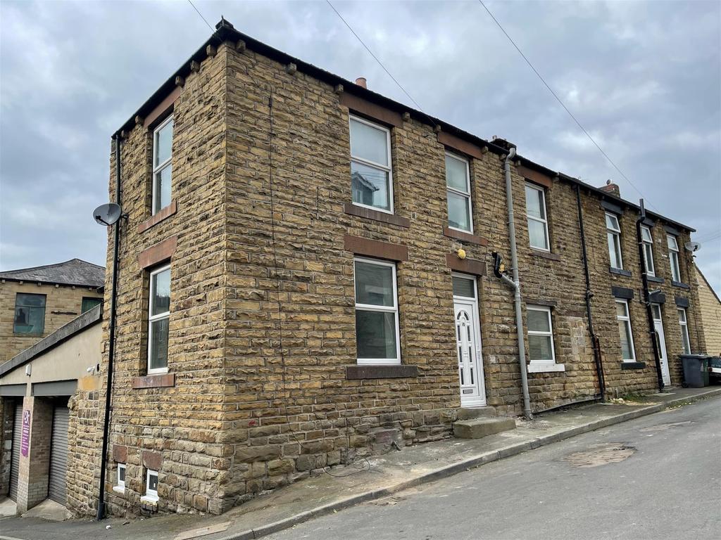 Upper Cross Street, off Bradford Road Dewsbury, WF13 2EJ 2 bed end of