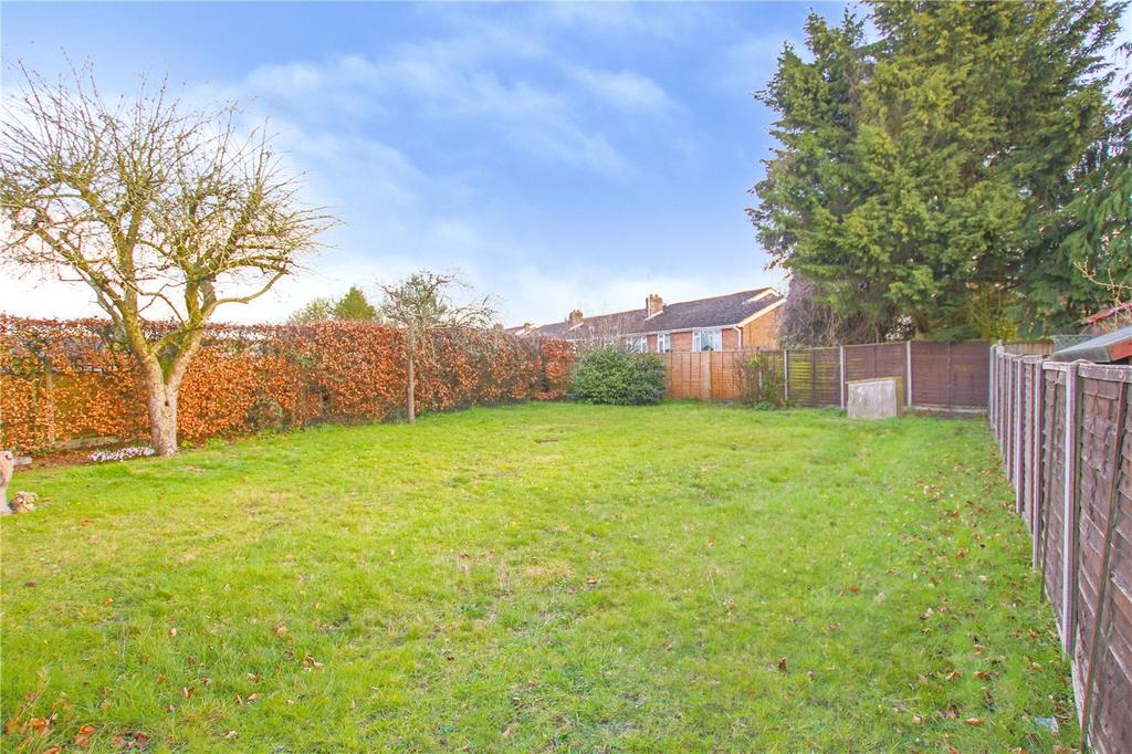 Rosemary Lane, Blackwater, Camberley, Surrey, GU17 3 bed detached house ...