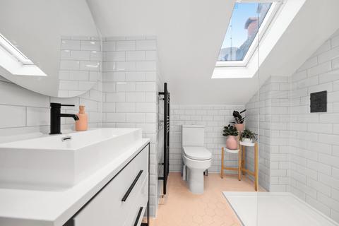 7 Green Lane, London, W7 2PA