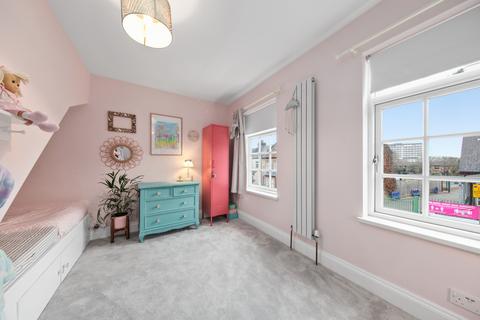 7 Green Lane, London, W7 2PA
