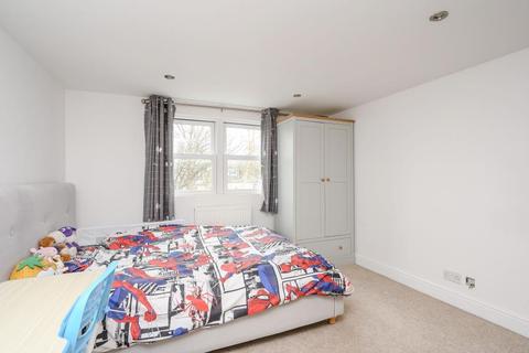 131 Richmond Park Road, Kingston Upon Thames, KT2 6AG