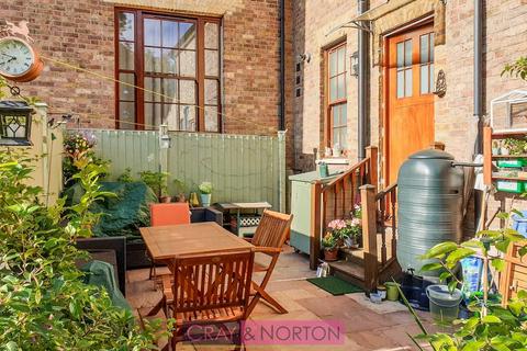 137c Addiscombe Road, Croydon, CR0 6SJ