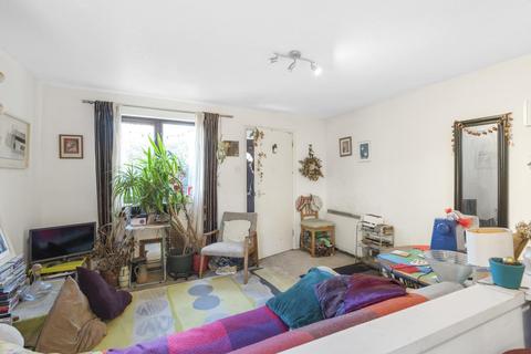 12 Collingwood Close, London, SE20 8JL