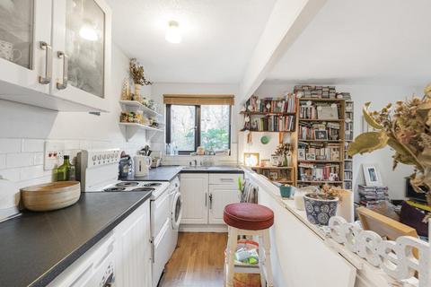 12 Collingwood Close, London, SE20 8JL