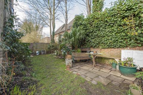 12 Collingwood Close, London, SE20 8JL