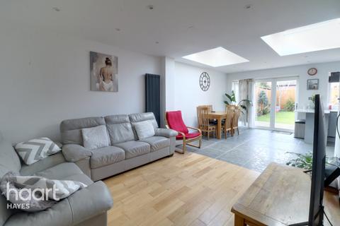 2 Walnut Close, Hayes, UB3 1JH