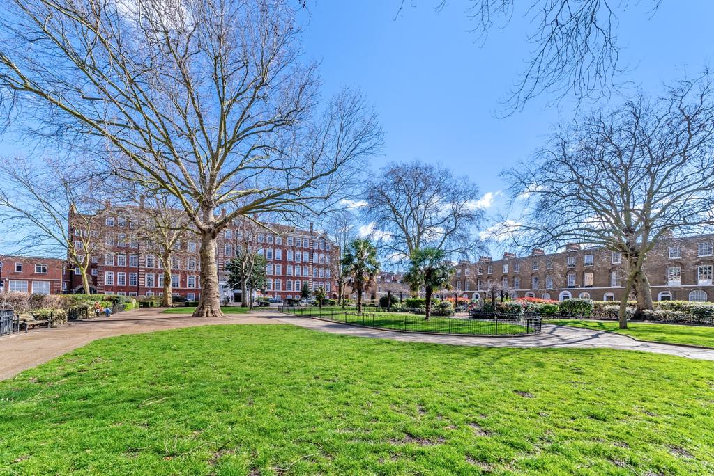 Arbour Square Gar...