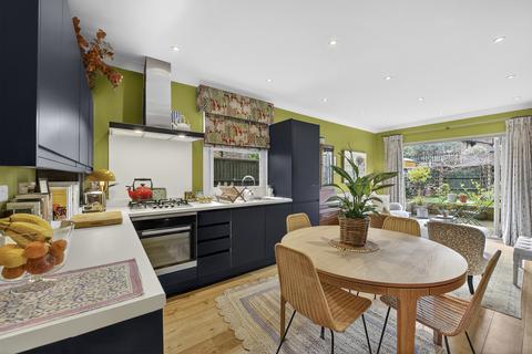 2 bedroom flat for sale, Barry Road, London, SE22