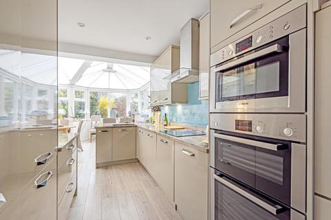 65 Lock Road, Richmond, TW10 7LL