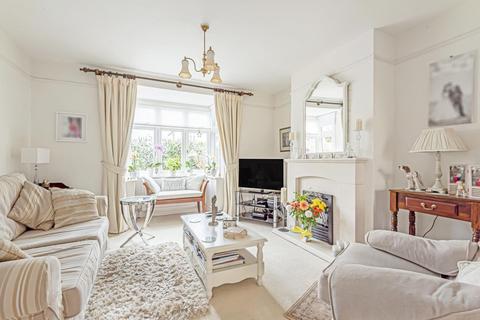 65 Lock Road, Richmond, TW10 7LL