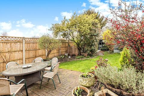 65 Lock Road, Richmond, TW10 7LL