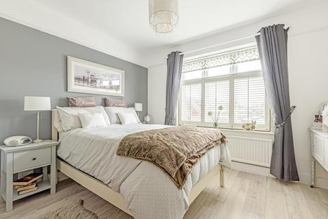 65 Lock Road, Richmond, TW10 7LL